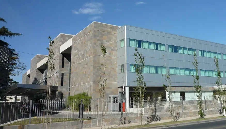 telefono auditoria clinica trinodad san isidro - Cómo sacar turnos en la Trinidad