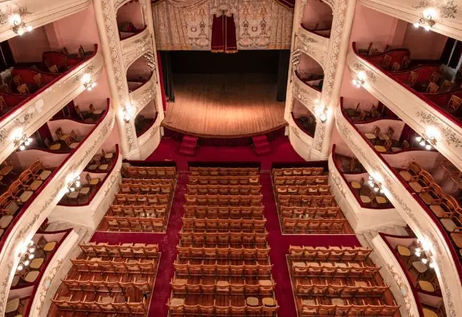 capacidad de auditoria san nicolas teatro - Cuándo se construyó el Teatro Municipal