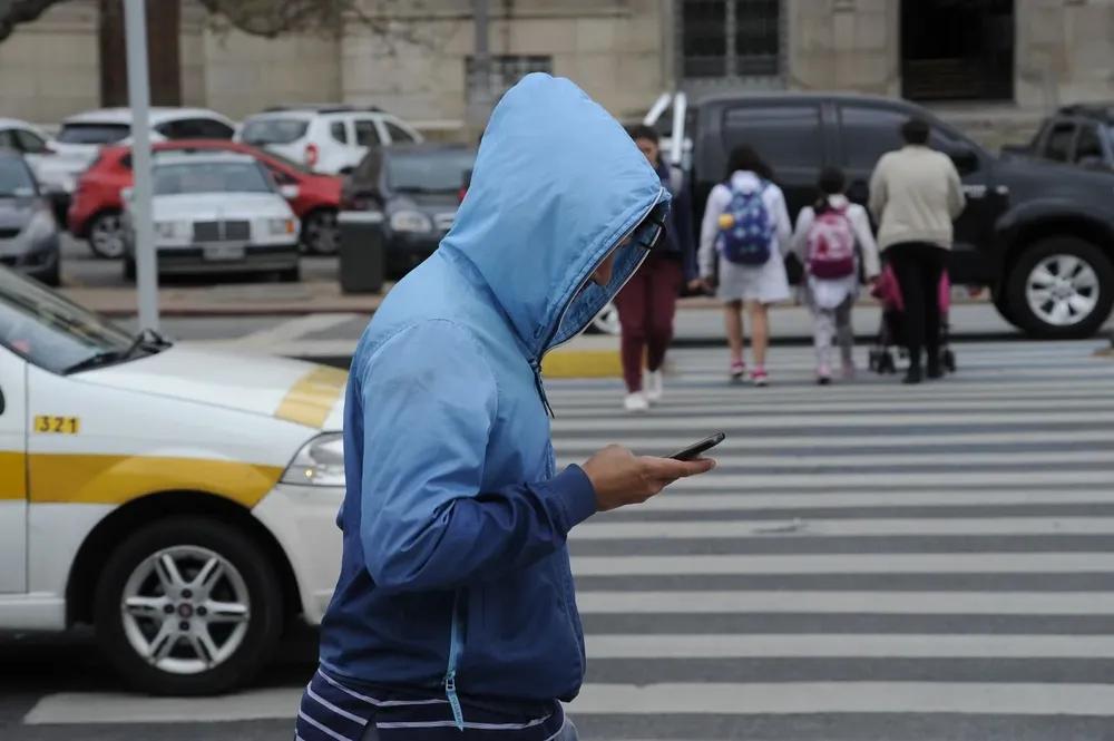 fiscalizacion uso celular uruguay - Cuánto es la multa por hablar por celular en Uruguay