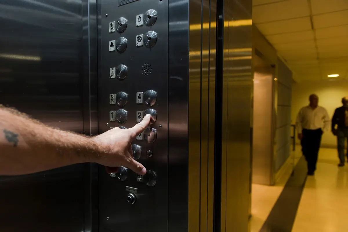 agencia de fiscalizacion y control ascensores - Quién controla los ascensores en CABA
